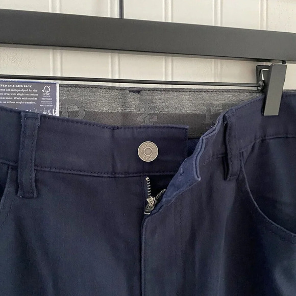 IZOD Men’s Ultraflex Regular Fit Knit Denim Stretch 5 Pocket Jeans, Blue, 36X32 - Picture 4 of 11